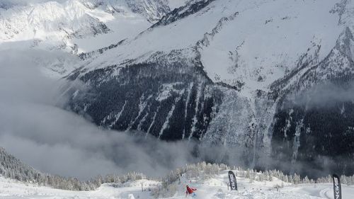 Il neozelandese Sam Smoothy si aggiudica il FWT Chamonix-Mont-Blanc