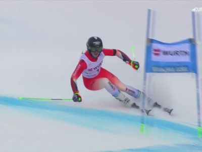 Video Camille Rast quasi impeccabile, è lei al comando del gigante: rivivi la sua 1a manche