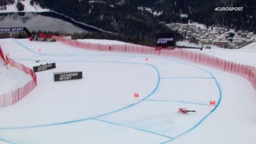 Caduta tremenda per Gisin: spigolata a tutta velocità, finisce nelle reti