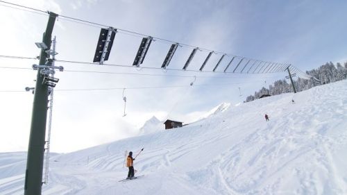 Sciatore sul nuovo skilift