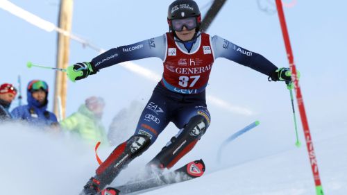 Beatrice Sola saluta col sorriso una stagione difficile: è suo il titolo tricolore Giovani di slalom