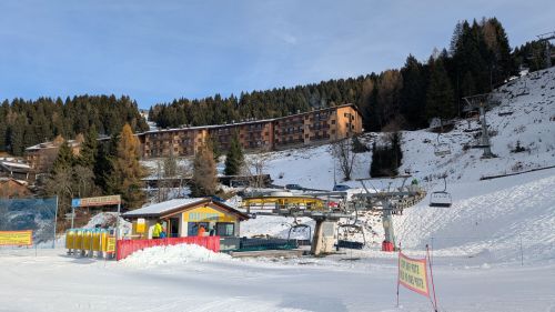 Pxl 20251206 121637772mp