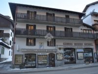 Palazzo / Stabile in Vendita a Aprica(SO)
