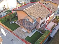 Villa in Vendita a Sovere(BG)