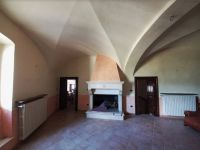 Casa indipendente in vendita a Castel del Monte(AQ)