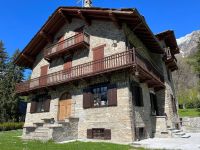 Appartamento in affitto a Courmayeur(AO)