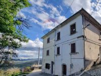 Rustico / Casale in vendita a Castel di Sangro(AQ)