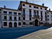 Palazzo / Stabile in vendita a Vittorio Veneto(TV)