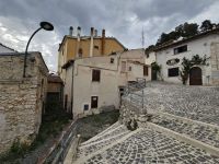 Casa indipendente in vendita a Castel del Monte(AQ)