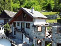 Casa indipendente in vendita a Varzo(VB)