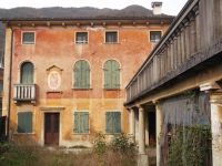 Palazzo / Stabile in vendita a Follina(TV)