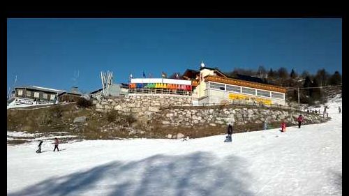 Josy  escorregando na neve - Piani di Bobbio - Italia