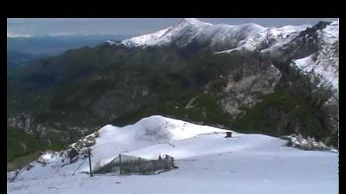 Limone 23-5-2012 neve fuori stagione in cima all'Alpetta.MPG