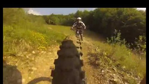 I senza sella al Bike Park Gravità Zero di Piani Di Bobbio - Downhill Freeride