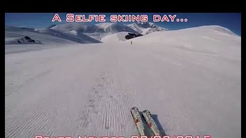 A selfie skiing day