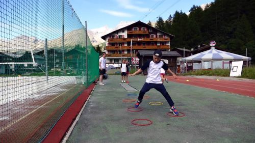 Swedish little ripper skiing in Saas-Fee