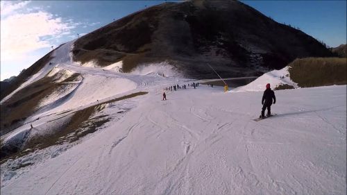 Foppolo: pista Canalino con neve artificiale 100%