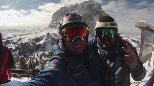 Fresh powder bluebird  snowboarding Val Gardena 2016