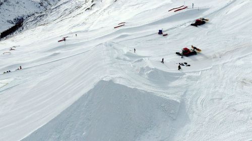 Skiing Madonna Di Campiglio, 73 Spinale diretta and 77 Fortini - red slopes
