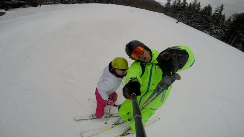 La mamma scia a Bardonecchia