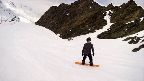 Val Thorens - Christine Red run - snowboard carving attempt