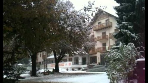 hotel-andalo-neve.MOV