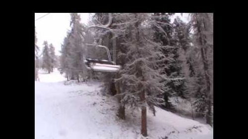 Altra giornata di neve a Brusson