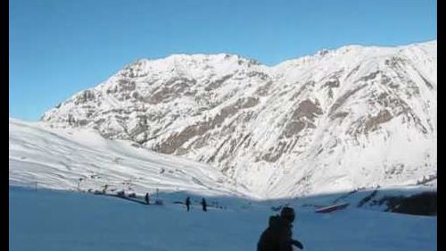 Elay snowboarding