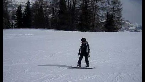 Gijo primo giorno sullo snowboard