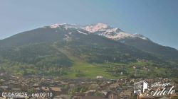 Bormio centro con La pista Stelvio