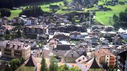 Webcam Ortisei › Sud: Villa Hubertus Apartments - Antoniusplatz