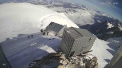 Courmayeur › Nord-est: Vallot Hut - Refuge du Goûter(3815m)