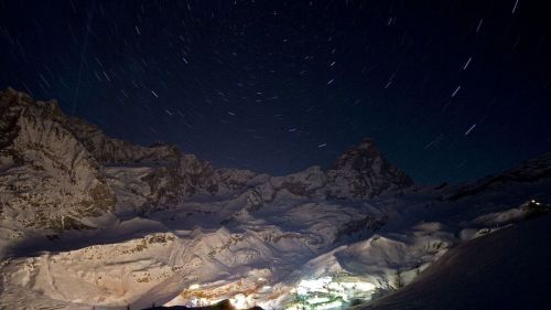 Sciare con la Luna Piena