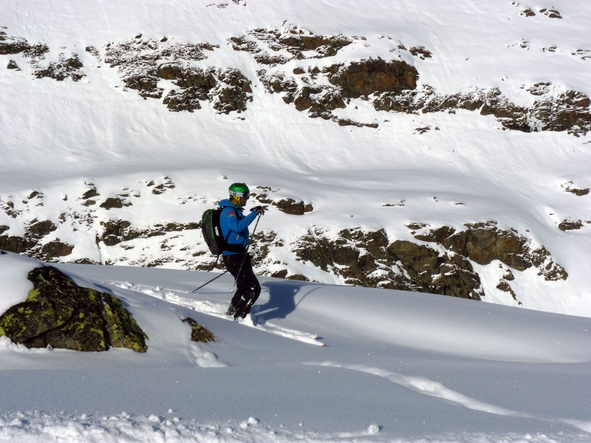 le guide dell'ufficio del Turismo dello Stubai
possono accompagnarvi nel comprensorio e farvi scoprire centinaia di discese emozionanti per il freeride