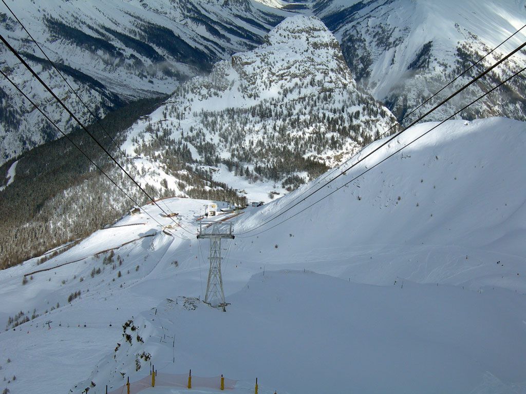 vista del compresnorio di courmayeur dall'arrivo della Youla