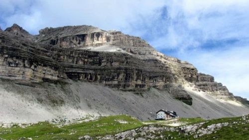 Rifugio sotto il Passo Groste