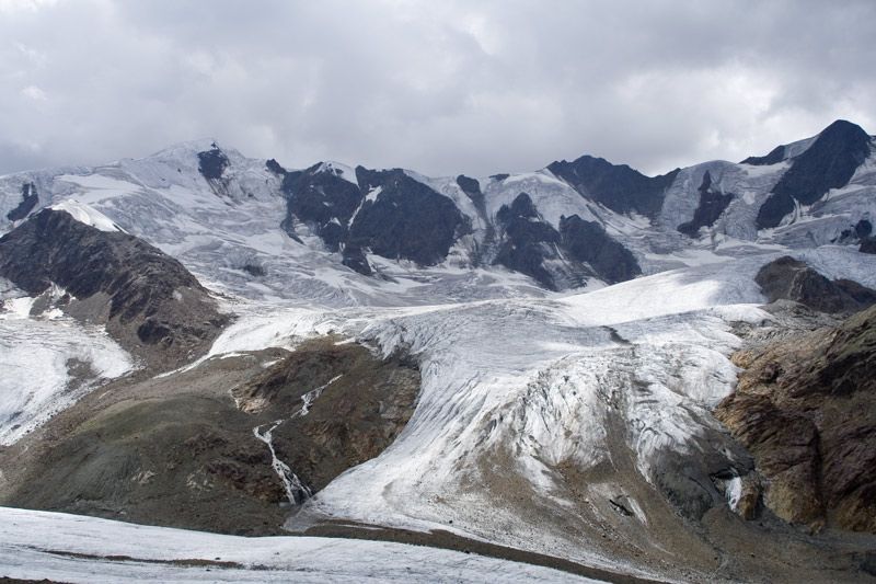 Ghiacciao dei Forni, Sopra S.Caterina Valfurva, è un ghiacciaio alpino di tipo Himalayano, con tre imponenti bacini.   