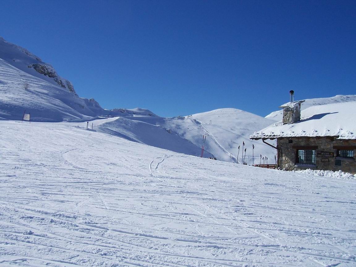 Vista verso la vecchia strada che sale al colle di tenda