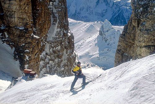 la discesa fuori pisa dal sas prodoi al passo attraverso la forcella prodoi è percorribile solo con condizioni ideali di neve