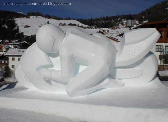 Valentino Rossi, Scultura di Neve a Selva di Val Gardena 2009