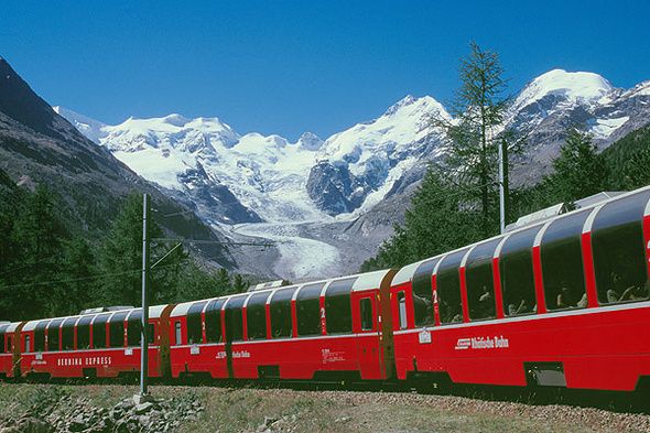 La Ferrovia retica, i Grigioni, la Provincia di Sondrio, Aprica e il Tiranese esultano: nella sua seduta del 7 luglio 2008, a Quebec (Canada), il Comitato del patrimonio mondiale dell’UNESCO ha accolto positivamente la candidatura italo-svizzera «Ferrovia retica nel paesaggio culturale Albula/Bernina» e ha deciso di inserire quest’ultima nell’elenco del Patrimonio mondiale. 