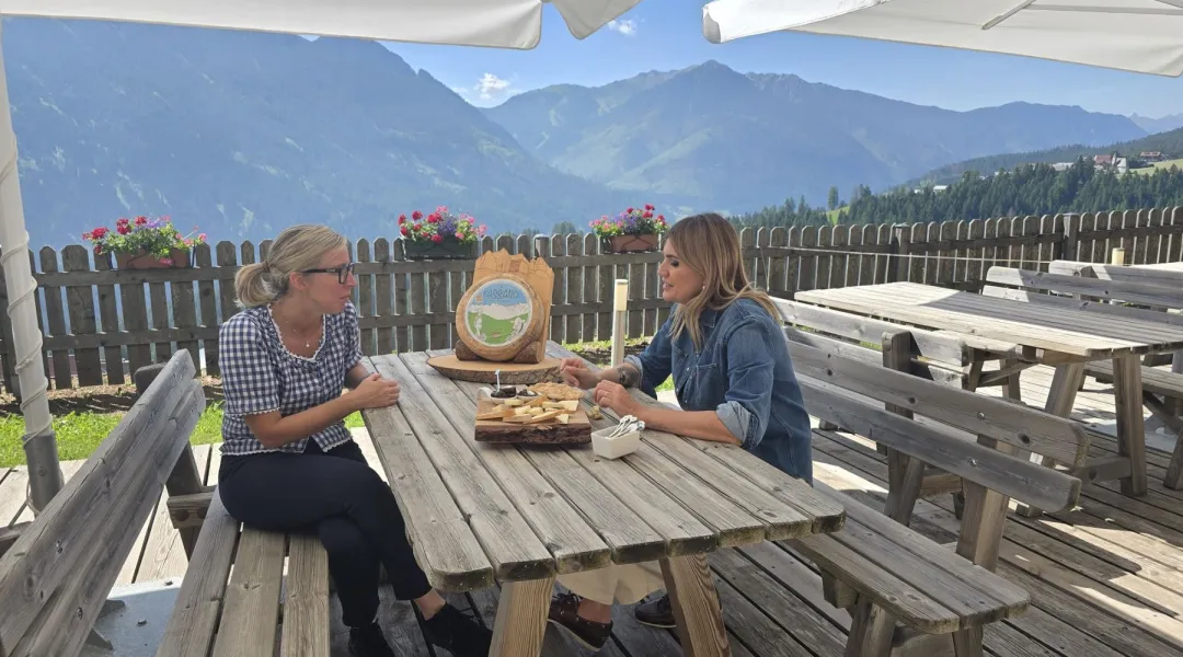 'Montagna a Morsi', i sapori della Val di Fassa in onda il 10 settembre su Food Network con Chiara Maci