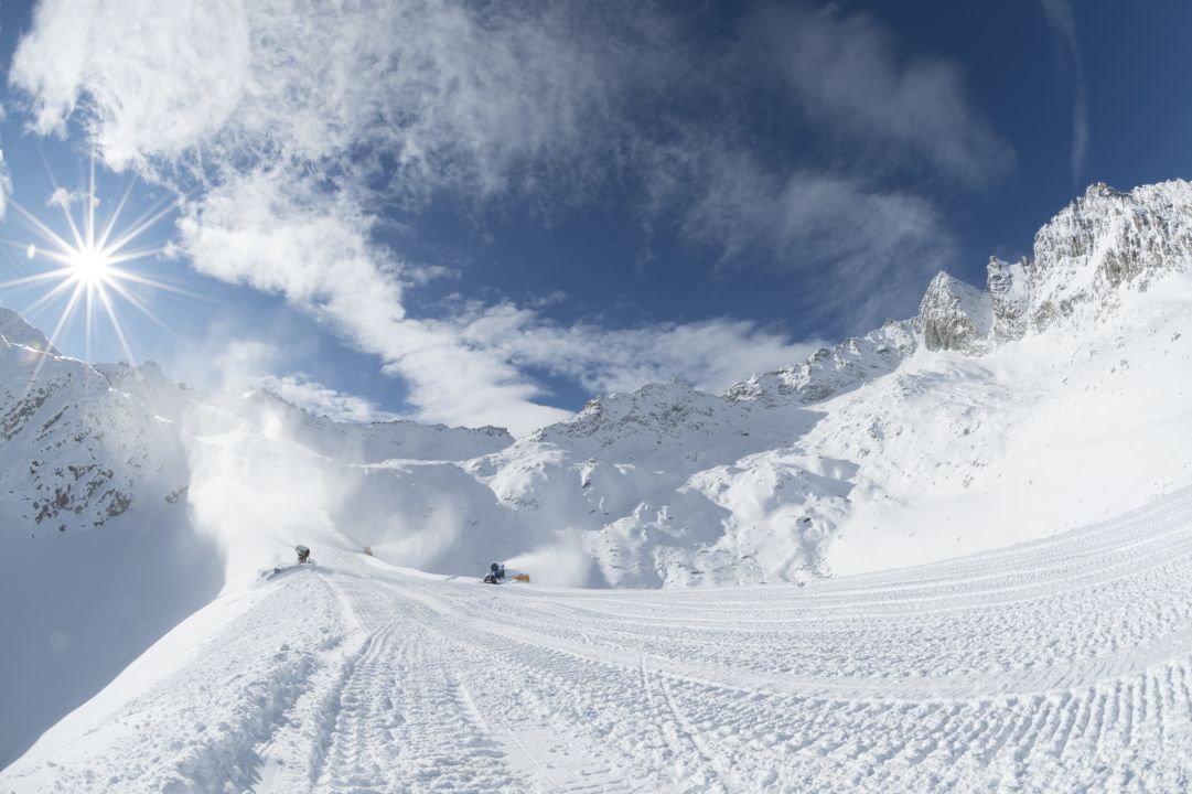 Presena, dal 6 novembre si torna a sciare sul ghiacciaio