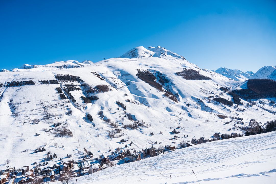 Les 2 Alpes, 30 allievi maestri di sci positivi al Covid