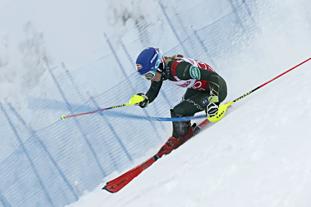 Mikaela Shiffrin vince lo slalom di Levi. Fuori Petra Vlhova
