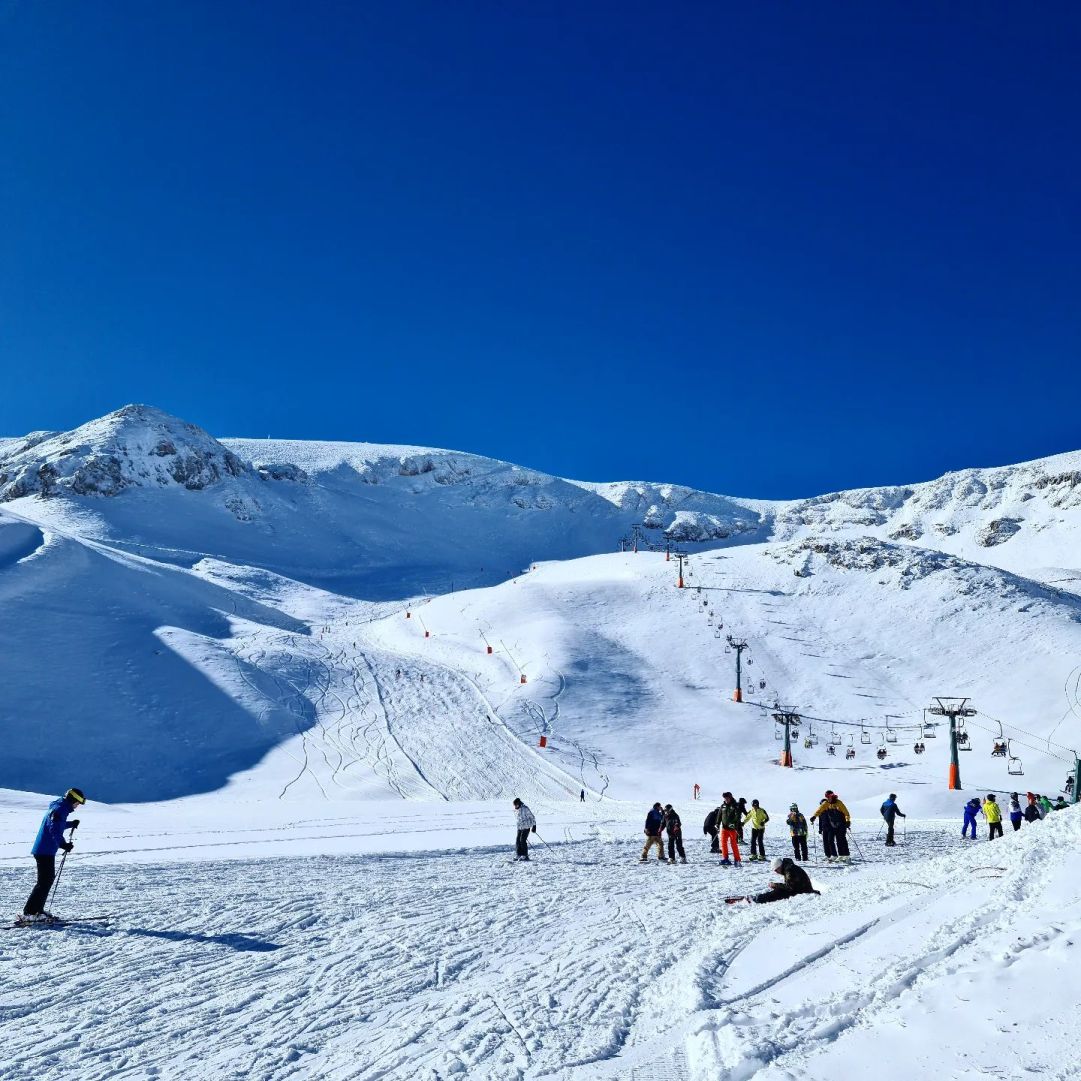 Nevica sugli Appennini, i comprensori danno il via alla stagione sciistica