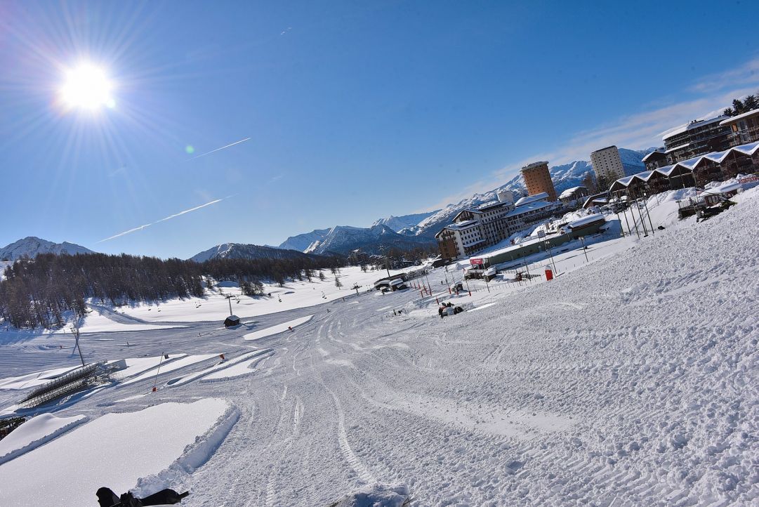 Sestriere anticipa l'apertura della stagione invernale. Si scia dal 30 novembre