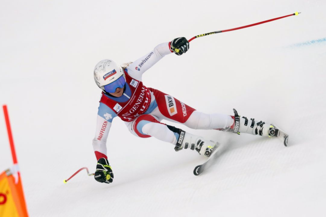 Corinne Suter vince il superG di Garmisch. Federica Brignone ai piedi del podio