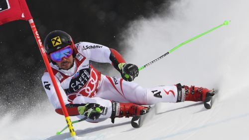 Marcel Hirscher vince il gigante di Åre. Florian Eisath saluta il circo bianco