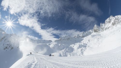 Presena, dal 6 novembre si torna a sciare sul ghiacciaio 
